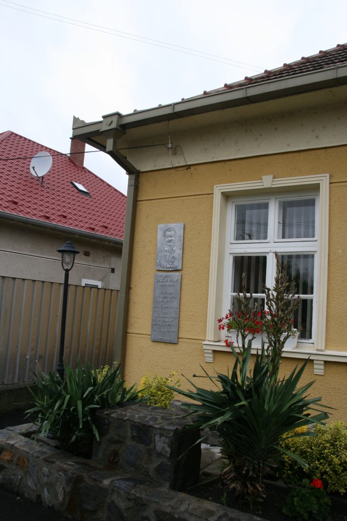 Rényi Zoltán emléktábla