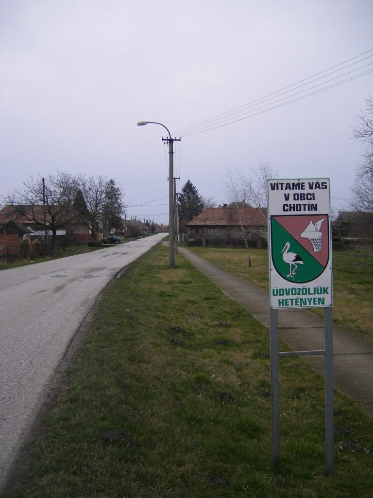 Címeres üdvözlőtábla