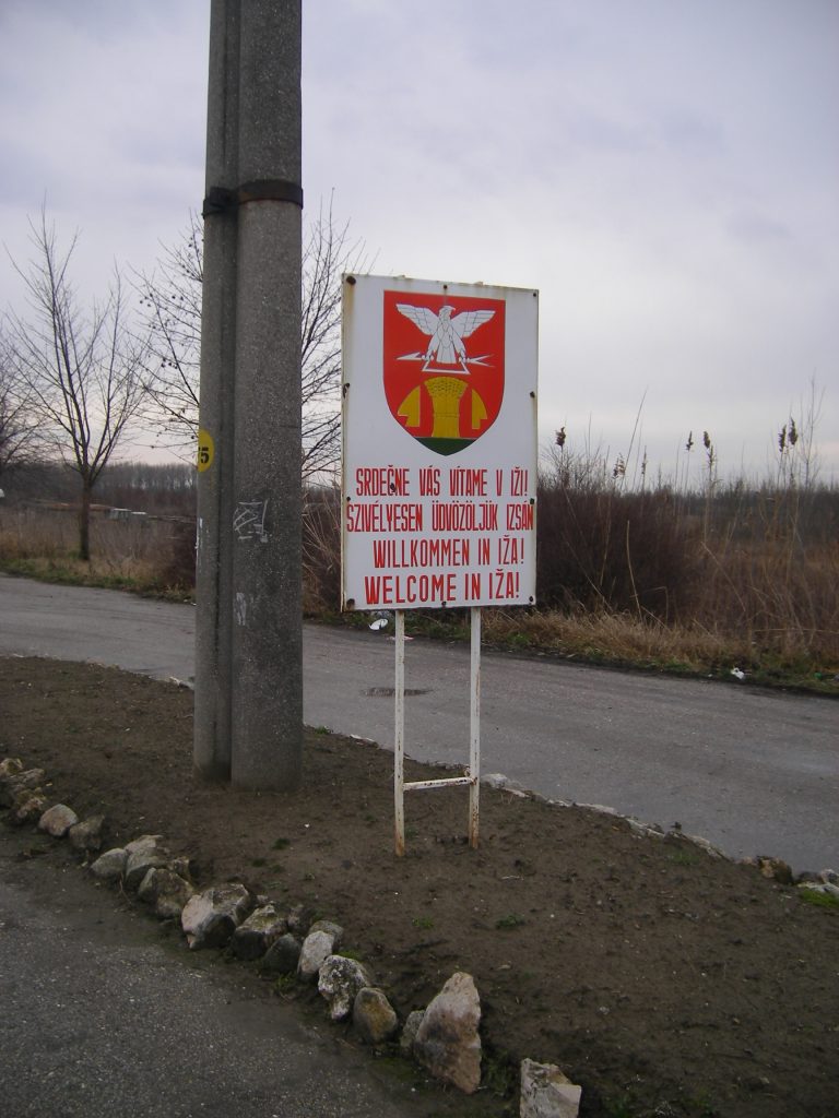 Címeres üdvözlőtábla