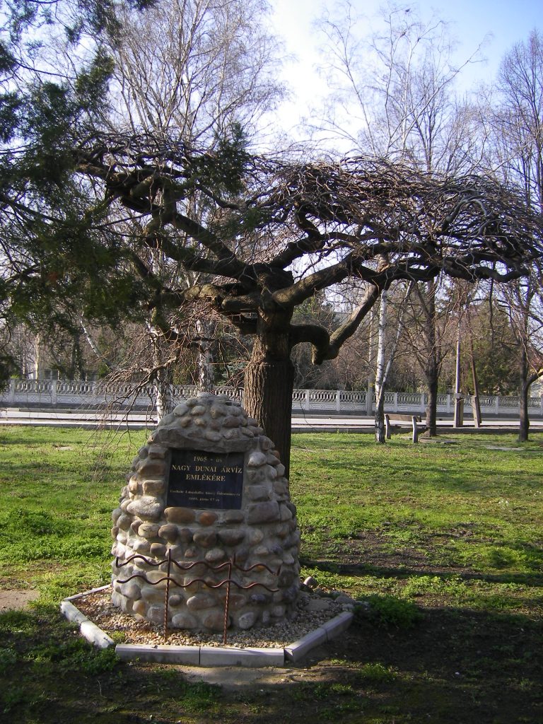 Árvízi emlékmű