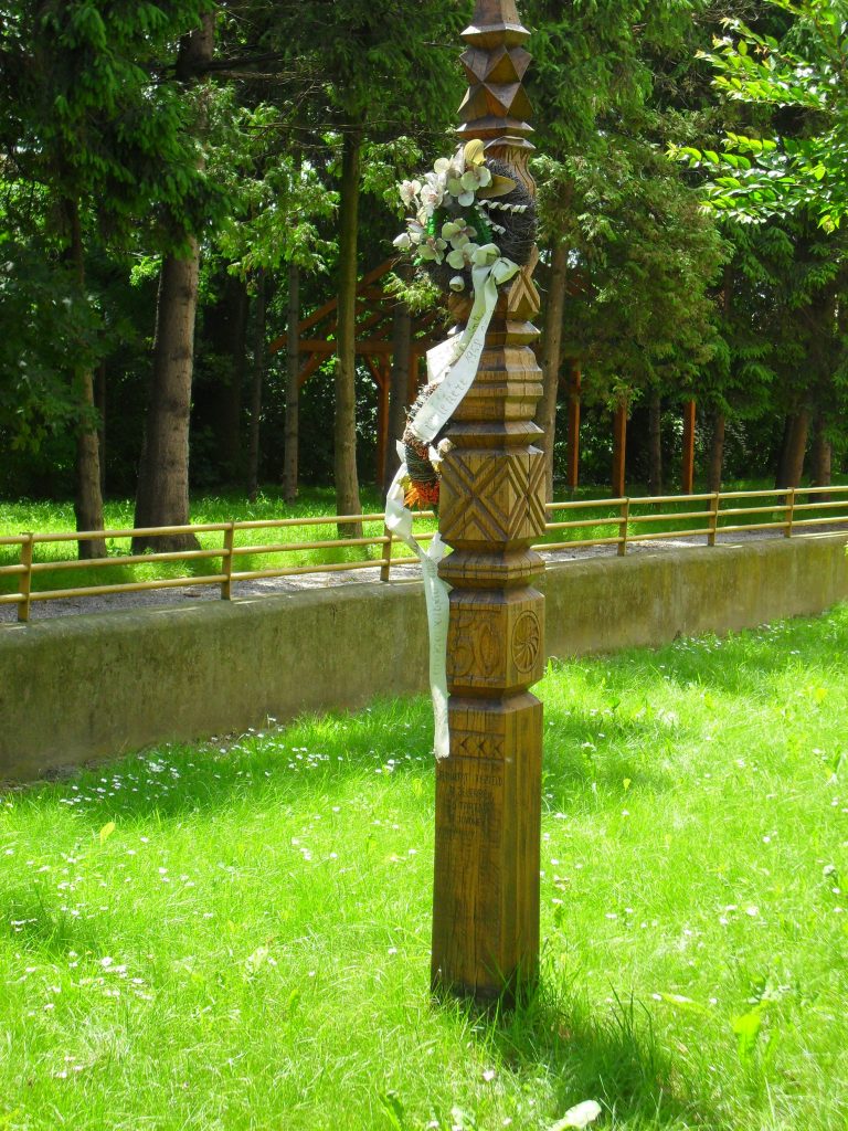 Kopjafa (II. Rákóczi Ferenc Alapiskola)