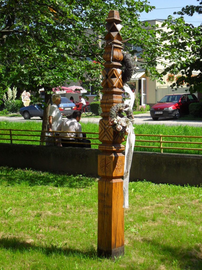 Kopjafa (II. Rákóczi Ferenc Alapiskola)