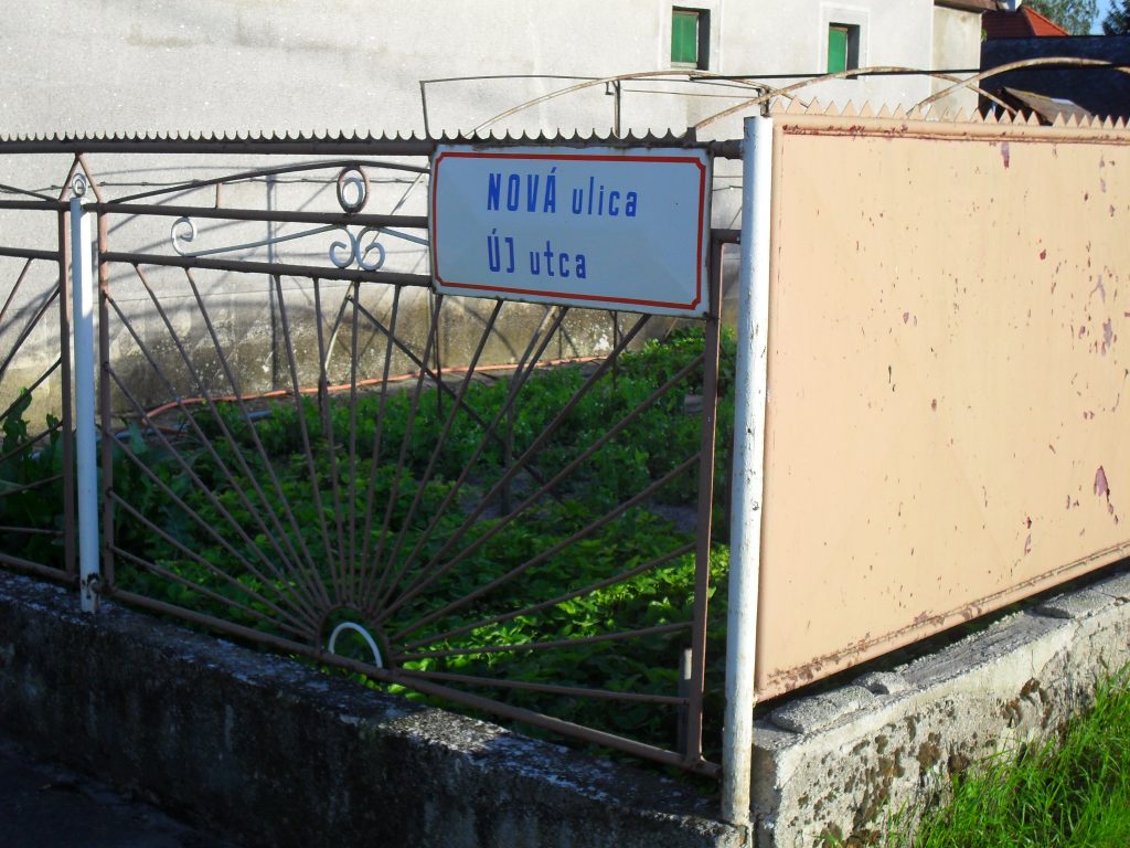 Kava – utcanévtábla