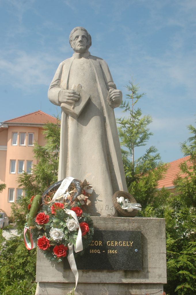 Czuczor Gergely szobra