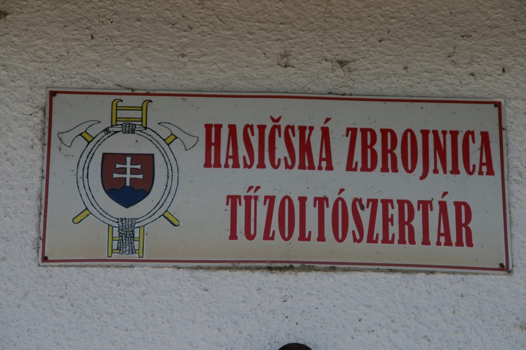 Tűzoltószertár