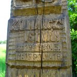 Náhrobok pomníka z vyrezávaného dreva (István Kálmánczy)