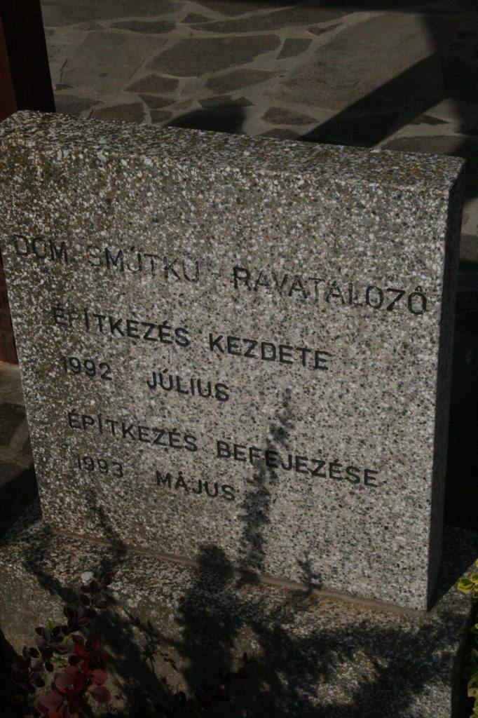 Ravatalozó – emlékmű