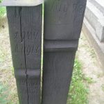 Tombstone of carved wood monuments