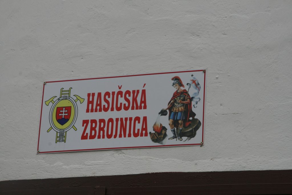 Tűzoltószertár