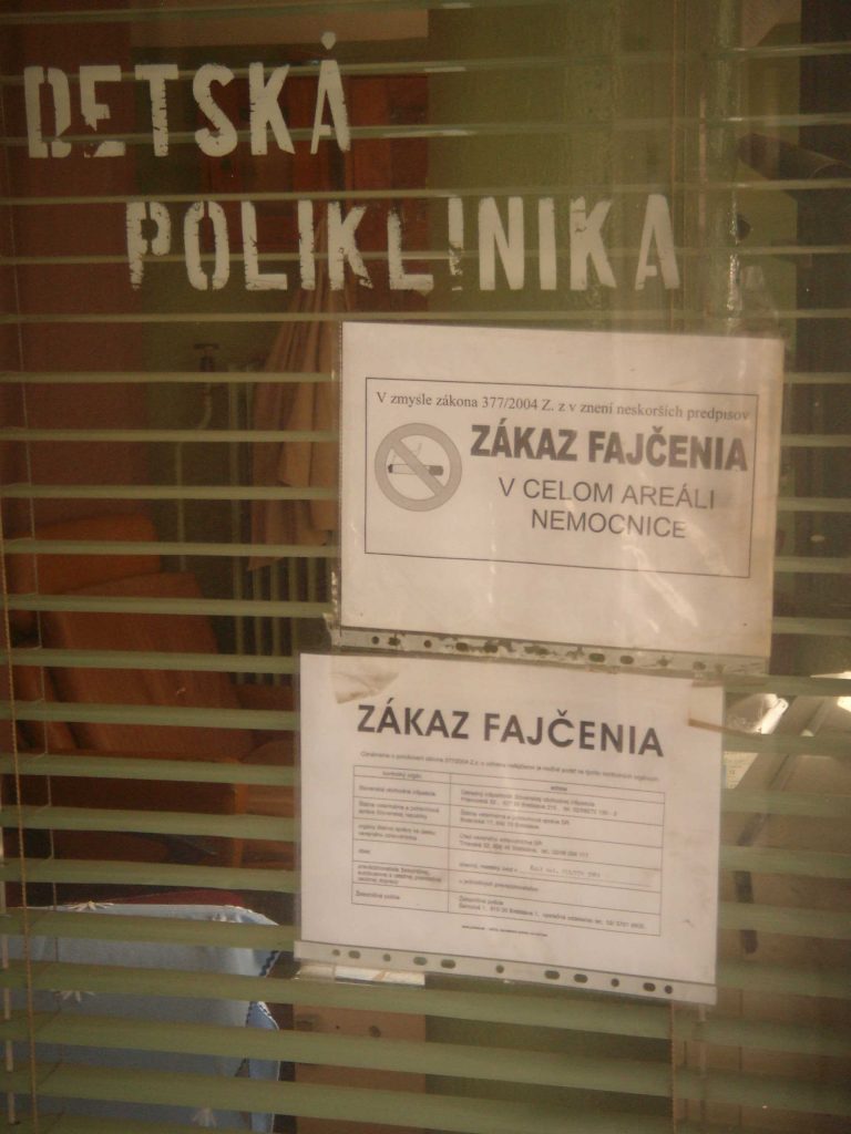 Kórház – tájékoztató feliratok