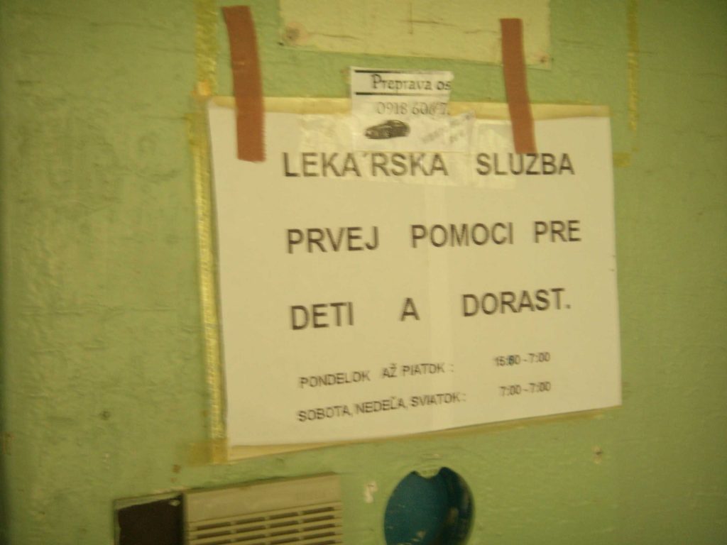 Kórház – tájékoztató feliratok