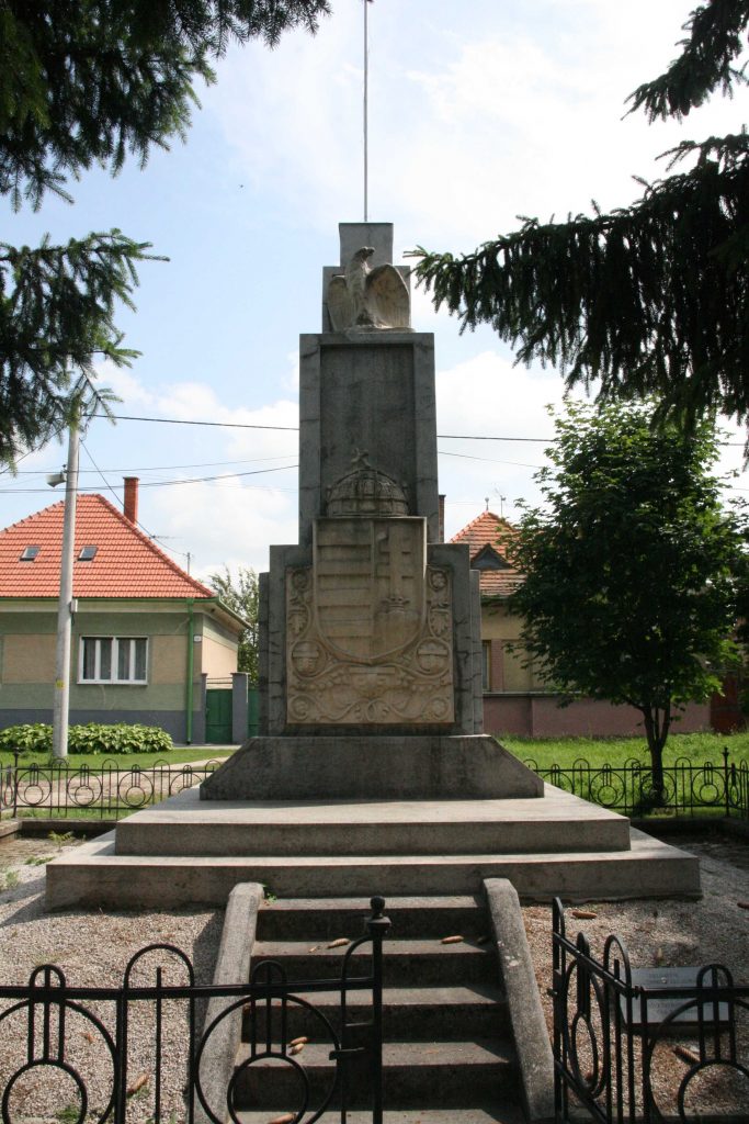 Országzászló-emlékmű