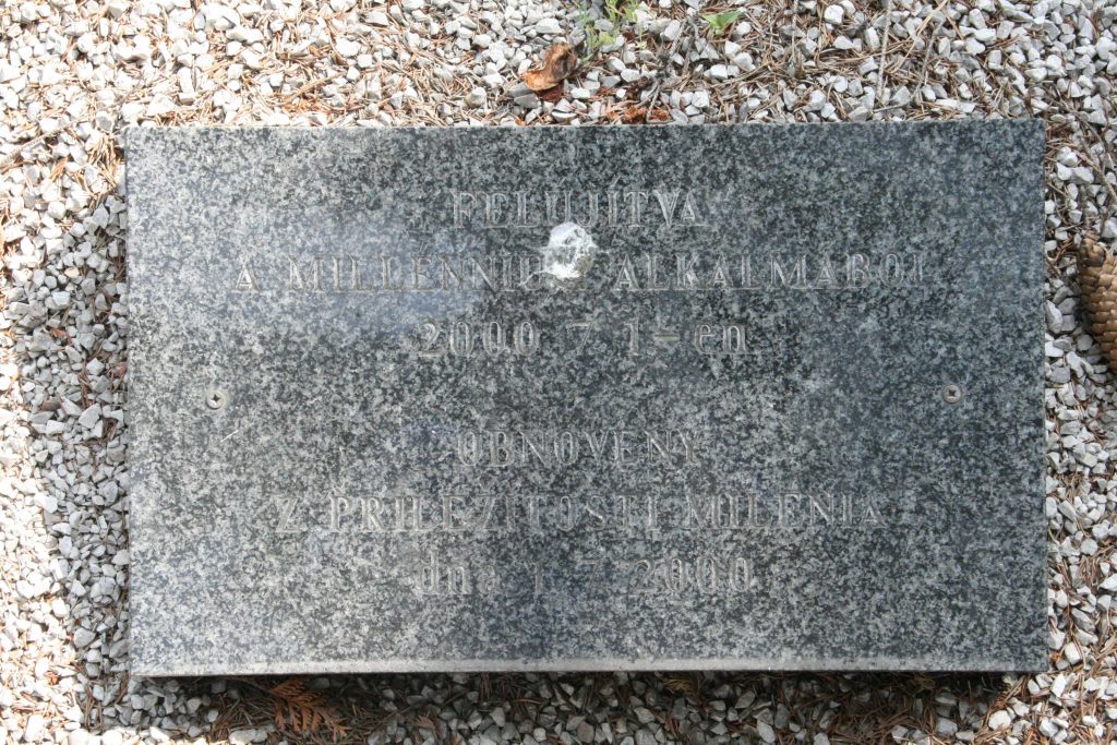 Országzászló-emlékmű