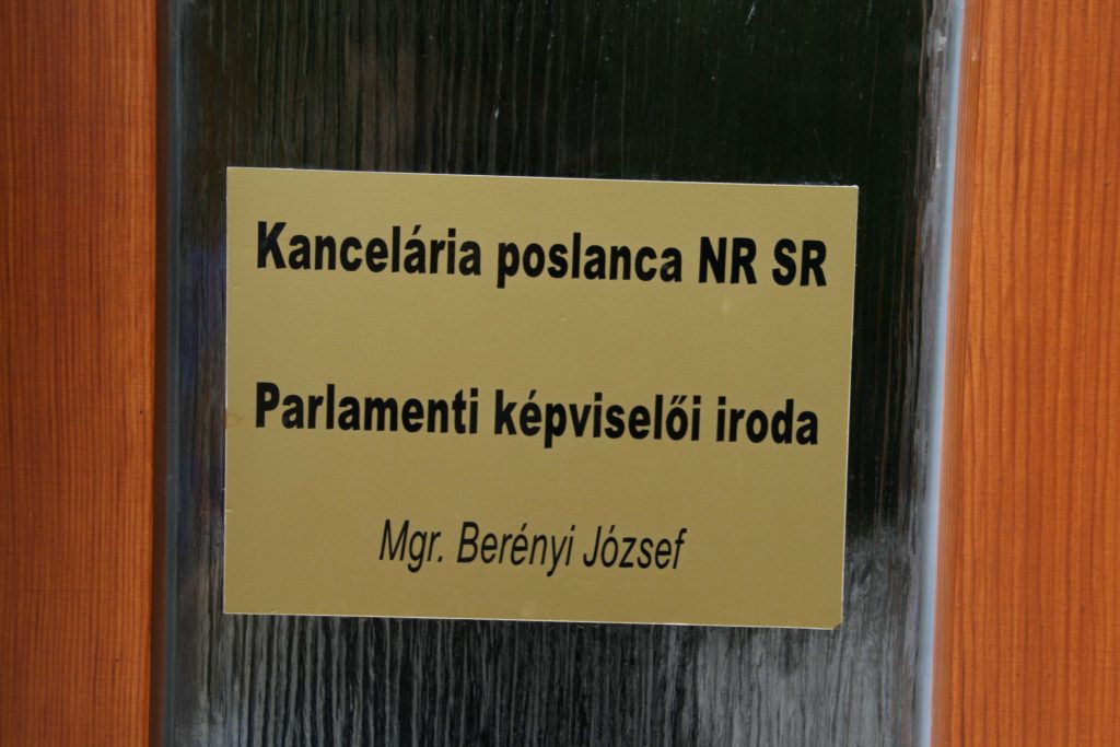Községi hivatal – benti kiírások