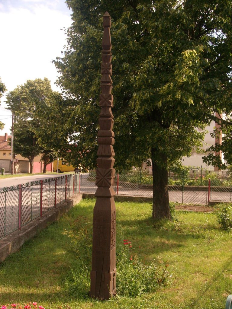 Kopjafa (2)