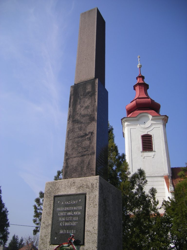 Apácaszakállas – világháborús emlékmű